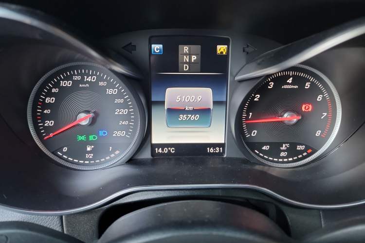 Used Mercedes-Benz GLC Coupe 2018 GLC 260 4MATIC Coupe SUV Odometer Close Up