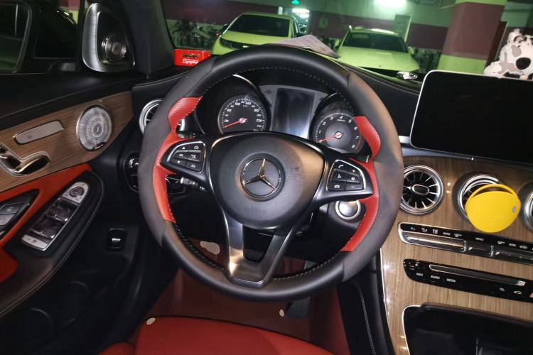 Used Mercedes-Benz GLC Coupe 2018 GLC 260 4MATIC Coupe SUV Steering Wheel