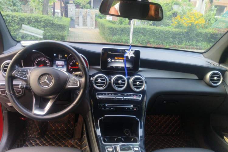 Used Mercedes-Benz GLC Coupe 2018 GLC 200 4MATIC Coupe SUV Center Console