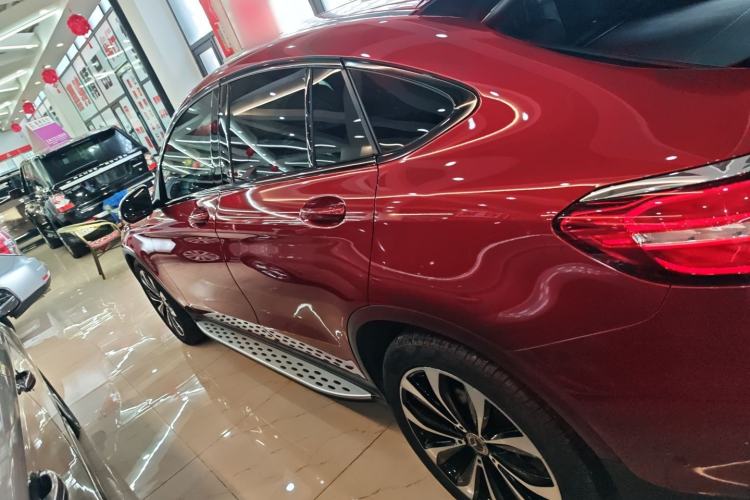 Used Mercedes-Benz GLC Coupe 2018 GLC 260 4MATIC Coupe SUV Exterior 3