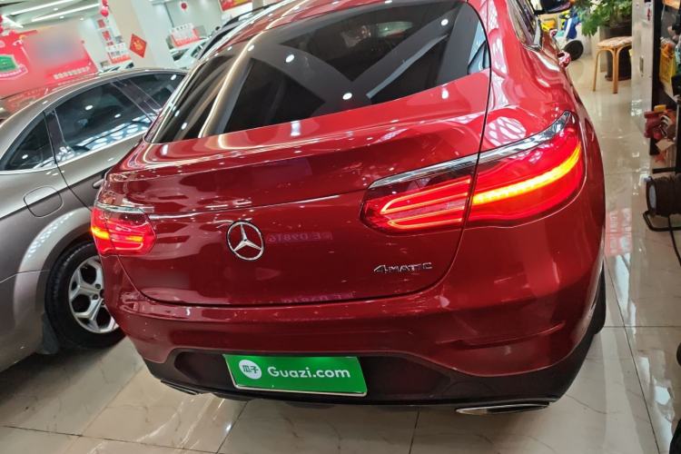 Used Mercedes-Benz GLC Coupe 2018 GLC 260 4MATIC Coupe SUV Exterior 4