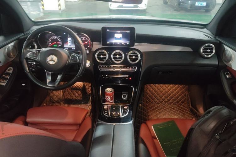 Used Mercedes-Benz GLC Coupe 2018 GLC 200 4MATIC Coupe SUV Center Console