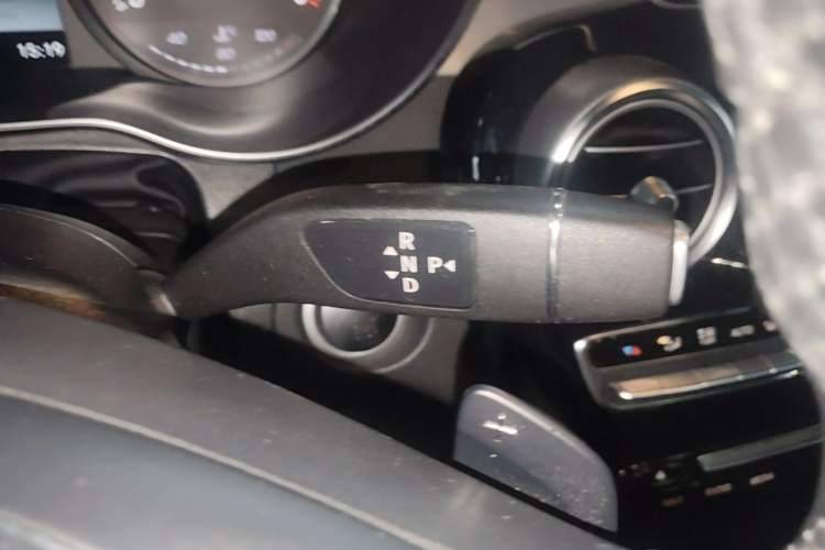 Used Mercedes-Benz GLC Coupe 2018 GLC 200 4MATIC Coupe SUV Gear Lever
