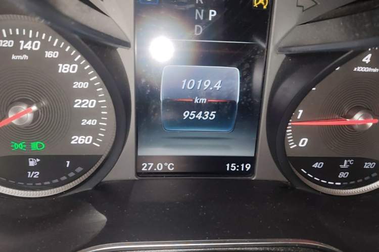 Used Mercedes-Benz GLC Coupe 2018 GLC 200 4MATIC Coupe SUV Odometer Close Up