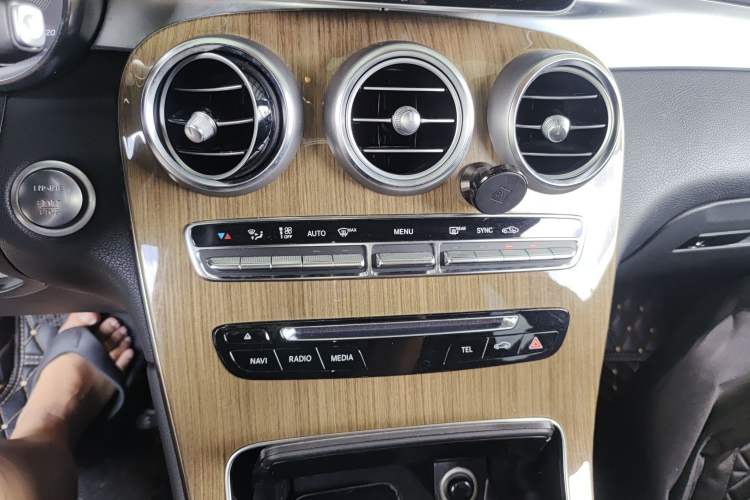 Used Mercedes-Benz GLC Coupe 2018 GLC 260 4MATIC Coupe SUV Audio And AC Panel