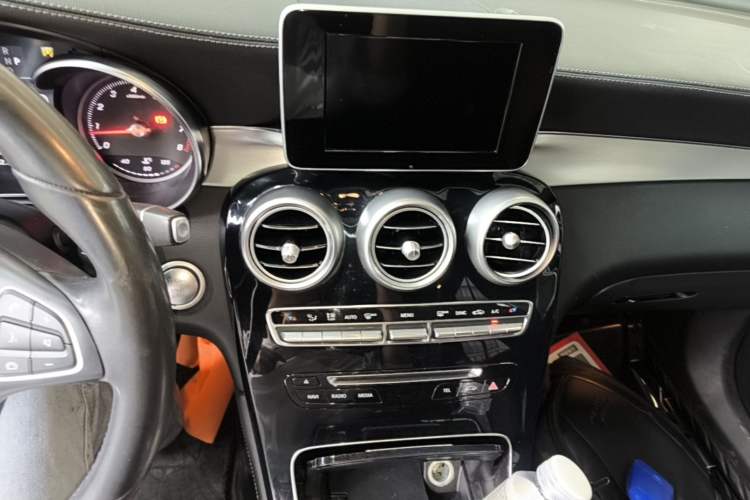 Used Mercedes-Benz GLC Coupe 2018 GLC 200 4MATIC Coupe SUV Audio And AC Panel