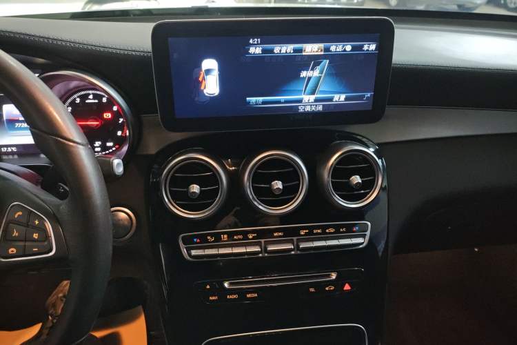 Used Mercedes-Benz GLC Coupe 2018 GLC 200 4MATIC Coupe SUV Audio And AC Panel