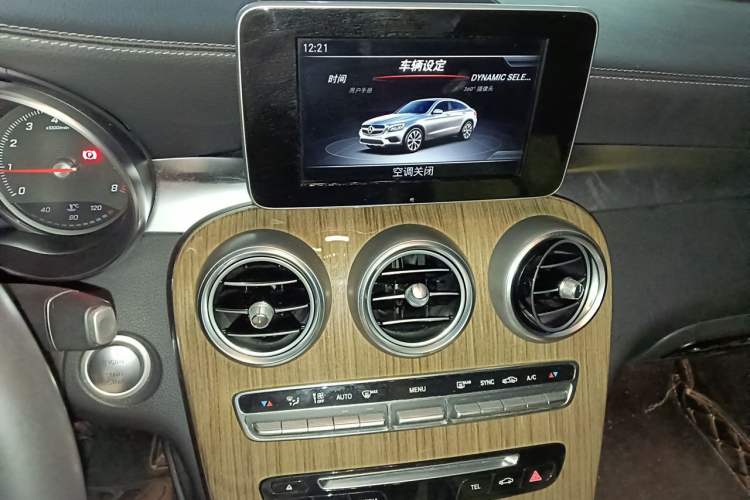 Used Mercedes-Benz GLC Coupe 2018 GLC 260 4MATIC Coupe SUV Audio And AC Panel
