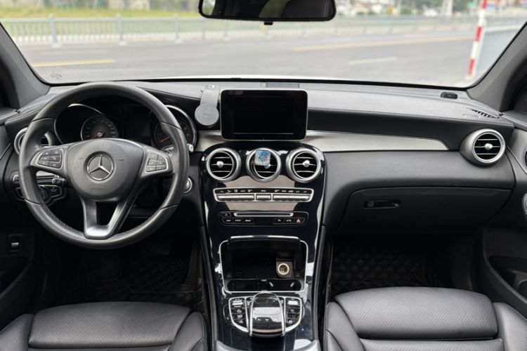 Used Mercedes-Benz GLC Coupe 2018 GLC 200 4MATIC Coupe SUV Audio And AC Panel