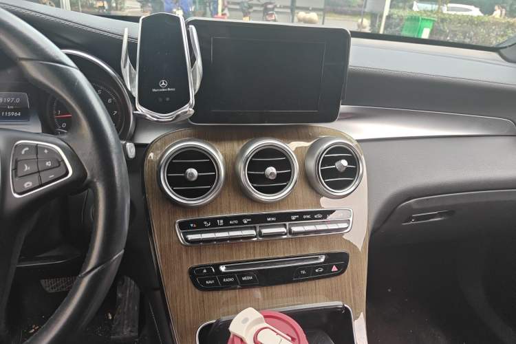 Used Mercedes-Benz GLC Coupe 2018 GLC 260 4MATIC Coupe SUV Audio And AC Panel