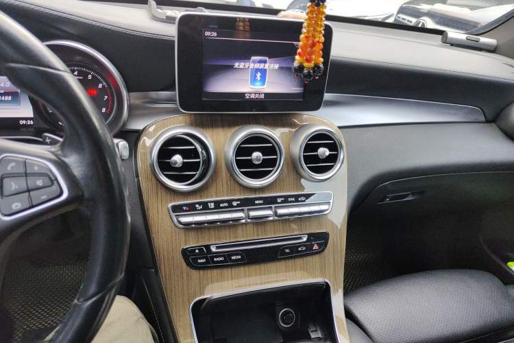 Used Mercedes-Benz GLC Coupe 2018 GLC 260 4MATIC Coupe SUV Audio And AC Panel