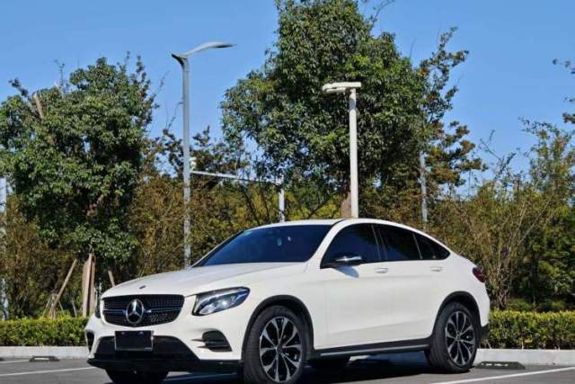 Used Mercedes-Benz GLC Coupe 2018 GLC 260 4MATIC Coupe SUV