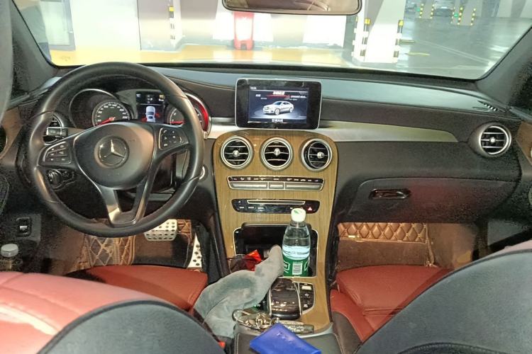 Used Mercedes-Benz GLC Coupe 2018 GLC 260 4MATIC Coupe SUV Center Console