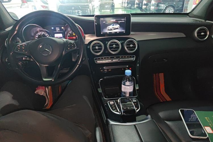 Used Mercedes-Benz GLC Coupe 2018 GLC 200 4MATIC Coupe SUV Center Console