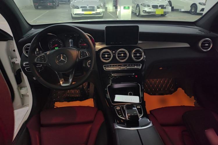 Used Mercedes-Benz GLC Coupe 2018 GLC 200 4MATIC Coupe SUV Center Console
