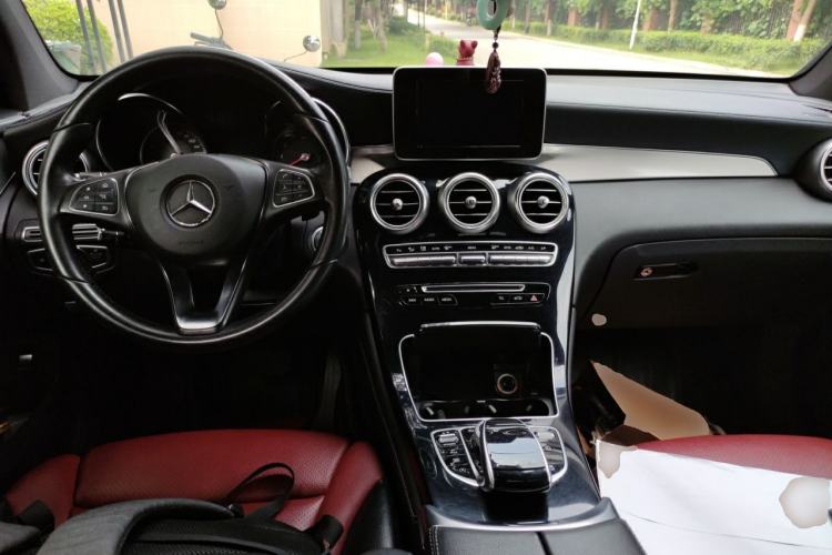 Used Mercedes-Benz GLC Coupe 2018 GLC 200 4MATIC Coupe SUV Center Console