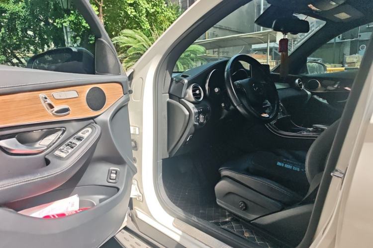 Used Mercedes-Benz GLC Coupe 2018 GLC 260 4MATIC Coupe SUV Driver Seat