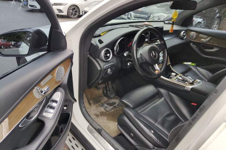 Used Mercedes-Benz GLC Coupe 2018 GLC 260 4MATIC Coupe SUV Driver Seat