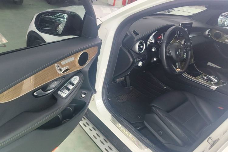 Used Mercedes-Benz GLC Coupe 2018 GLC 260 4MATIC Coupe SUV Driver Seat