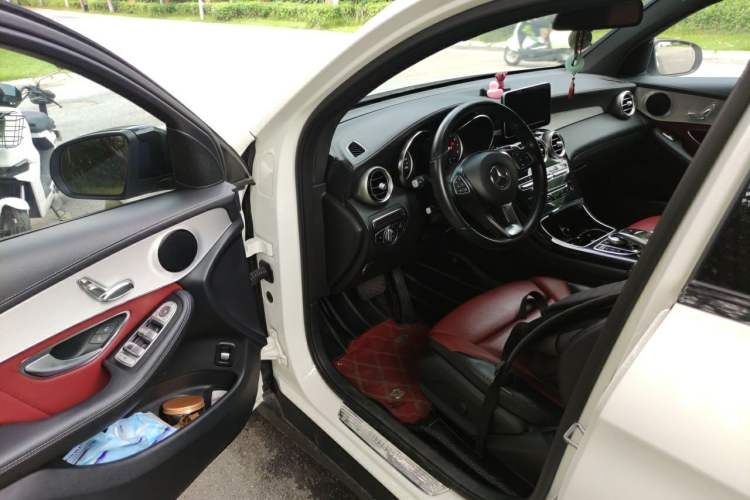 Used Mercedes-Benz GLC Coupe 2018 GLC 200 4MATIC Coupe SUV Driver Seat
