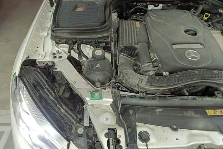 Used Mercedes-Benz GLC Coupe 2018 GLC 260 4MATIC Coupe SUV Engine Bay Right