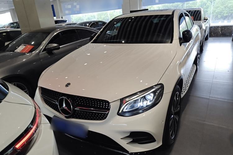Used Mercedes-Benz GLC Coupe 2018 GLC 260 4MATIC Coupe SUV Exterior 1