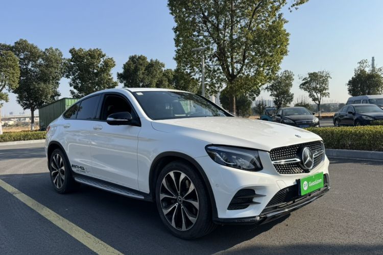 Used Mercedes-Benz GLC Coupe 2018 GLC 260 4MATIC Coupe SUV Exterior 2