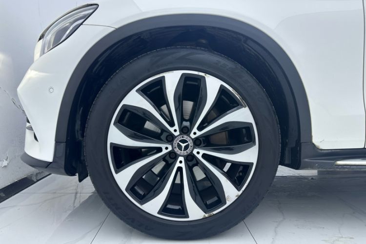 Used Mercedes-Benz GLC Coupe 2018 GLC 260 4MATIC Coupe SUV Exterior 2