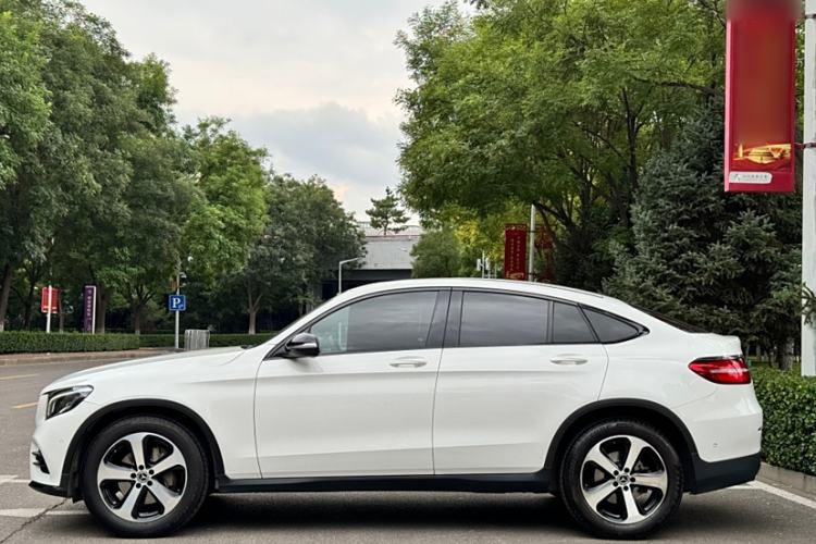 Used Mercedes-Benz GLC Coupe 2018 GLC 200 4MATIC Coupe SUV Exterior 3
