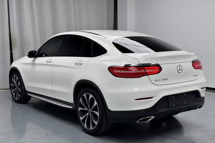 Used Mercedes-Benz GLC Coupe 2018 GLC 260 4MATIC Coupe SUV Exterior 3
