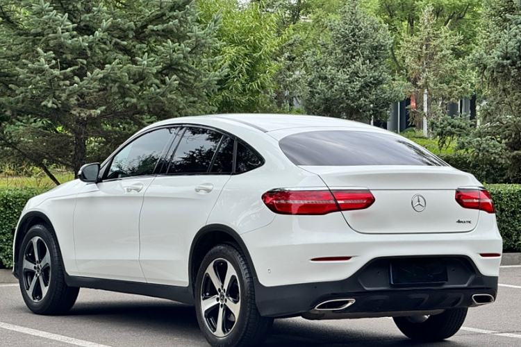 Used Mercedes-Benz GLC Coupe 2018 GLC 200 4MATIC Coupe SUV Exterior 4
