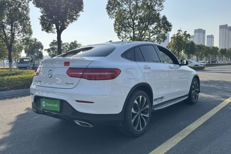 Used Mercedes-Benz GLC Coupe 2018 GLC 260 4MATIC Coupe SUV Exterior 4