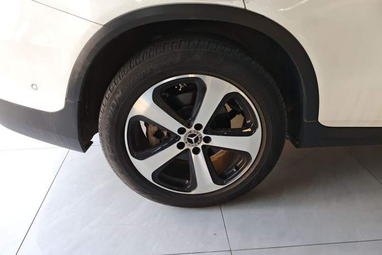 Used Mercedes-Benz GLC Coupe 2018 GLC 200 4MATIC Coupe SUV Exterior 4