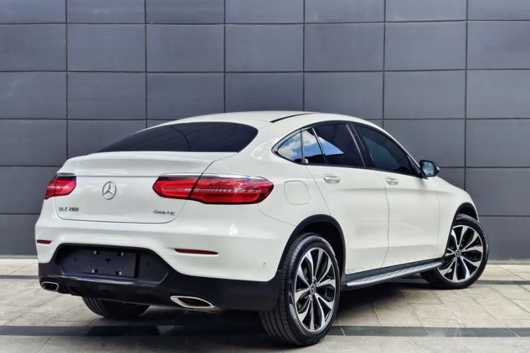 Used Mercedes-Benz GLC Coupe 2018 GLC 260 4MATIC Coupe SUV Exterior 4