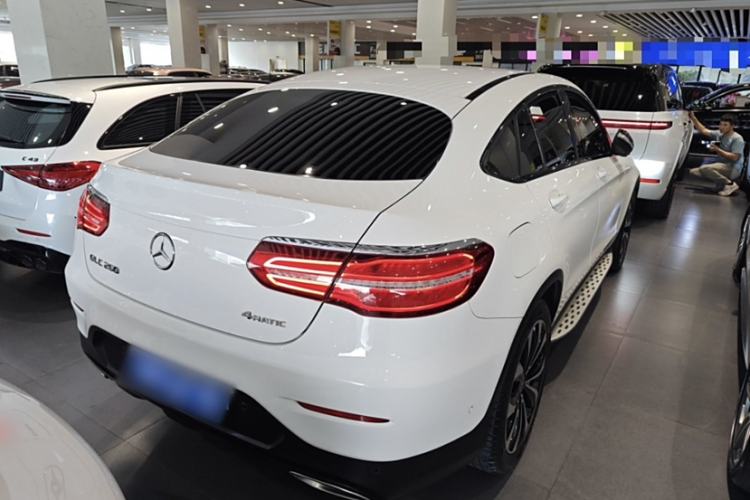 Used Mercedes-Benz GLC Coupe 2018 GLC 260 4MATIC Coupe SUV Exterior 4