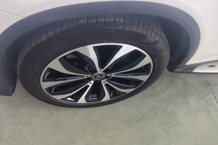 Used Mercedes-Benz GLC Coupe 2018 GLC 260 4MATIC Coupe SUV Exterior 4