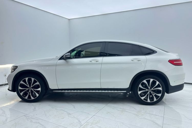 Used Mercedes-Benz GLC Coupe 2018 GLC 260 4MATIC Coupe SUV Exterior 4