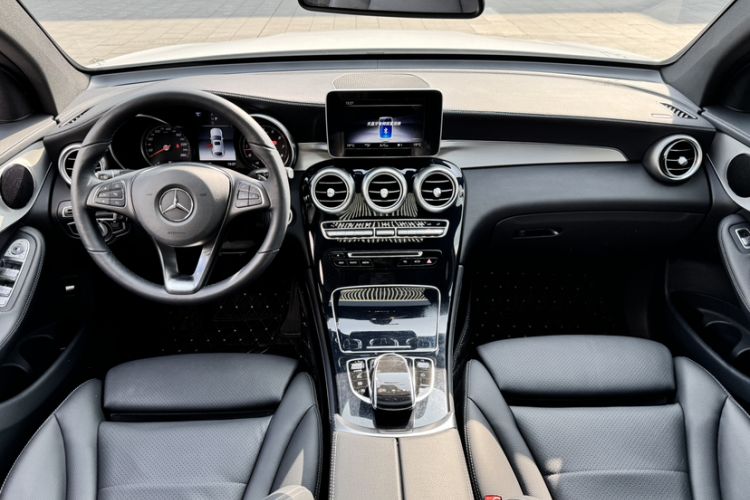 Used Mercedes-Benz GLC Coupe 2018 GLC 200 4MATIC Coupe SUV Exterior 6