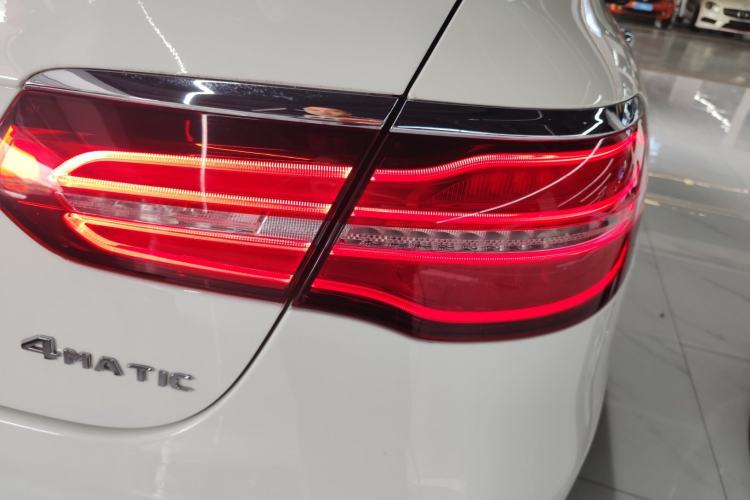 Used Mercedes-Benz GLC Coupe 2018 GLC 260 4MATIC Coupe SUV Exterior 6