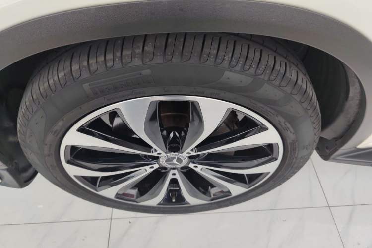 Used Mercedes-Benz GLC Coupe 2018 GLC 260 4MATIC Coupe SUV Exterior 7