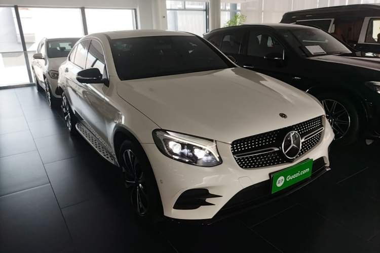 Used Mercedes-Benz GLC Coupe 2018 GLC 300 4MATIC Coupe SUV Front Right 45 Deg