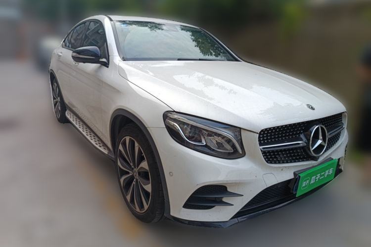 Used Mercedes-Benz GLC Coupe 2018 GLC 260 4MATIC Coupe SUV Front Right 45 Deg