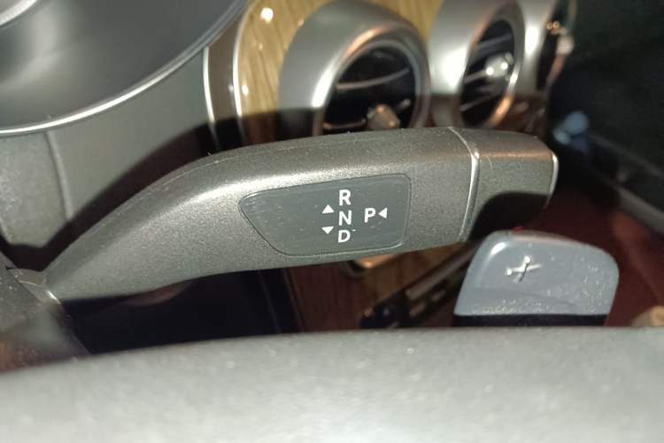 Used Mercedes-Benz GLC Coupe 2018 GLC 260 4MATIC Coupe SUV Gear Lever