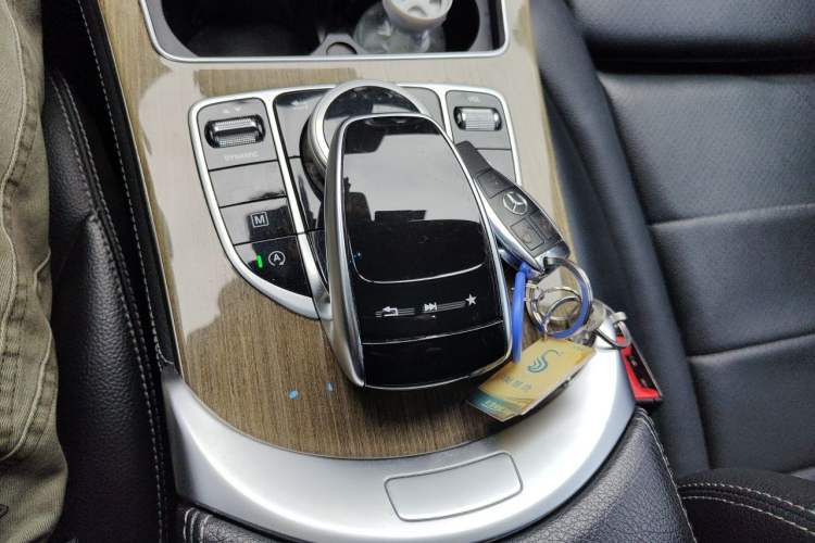 Used Mercedes-Benz GLC Coupe 2018 GLC 260 4MATIC Coupe SUV Gear Lever
