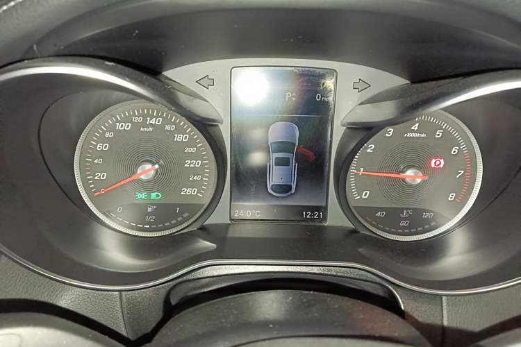 Used Mercedes-Benz GLC Coupe 2018 GLC 260 4MATIC Coupe SUV Instrument Cluster