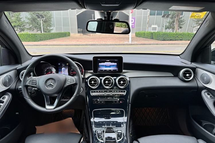 Used Mercedes-Benz GLC Coupe 2018 GLC 200 4MATIC Coupe SUV Interior 1