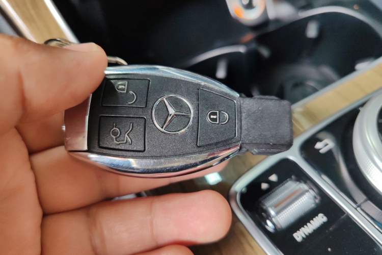 Used Mercedes-Benz GLC Coupe 2018 GLC 260 4MATIC Coupe SUV Interior 1