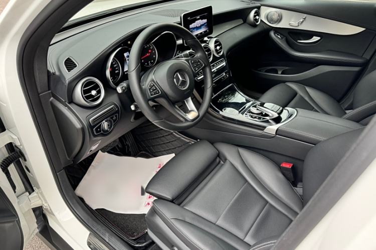 Used Mercedes-Benz GLC Coupe 2018 GLC 200 4MATIC Coupe SUV Interior 2