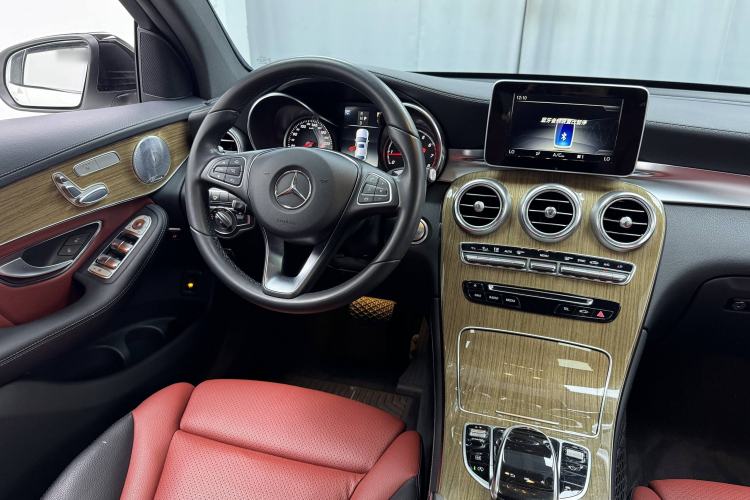 Used Mercedes-Benz GLC Coupe 2018 GLC 260 4MATIC Coupe SUV Interior 2