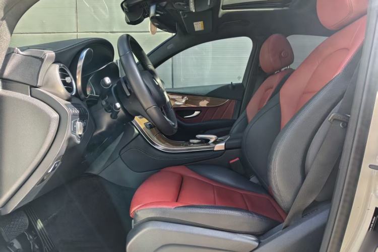 Used Mercedes-Benz GLC Coupe 2018 GLC 260 4MATIC Coupe SUV Interior 2